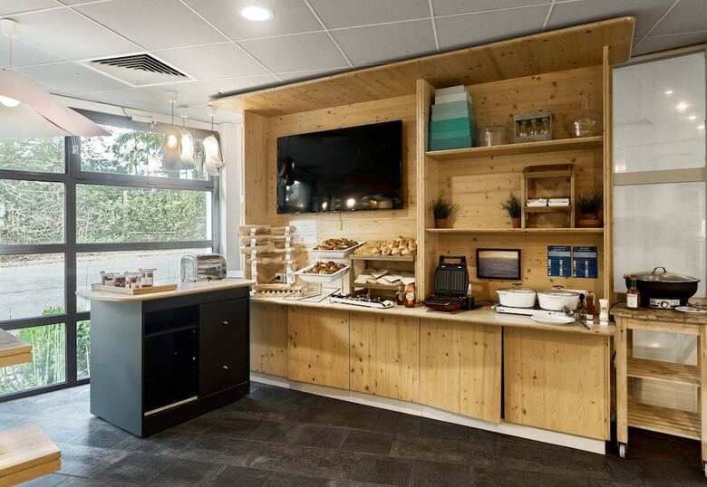 B&B Hotel V�lizy Est
