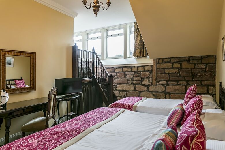 Hotel Dalhousie Castle
