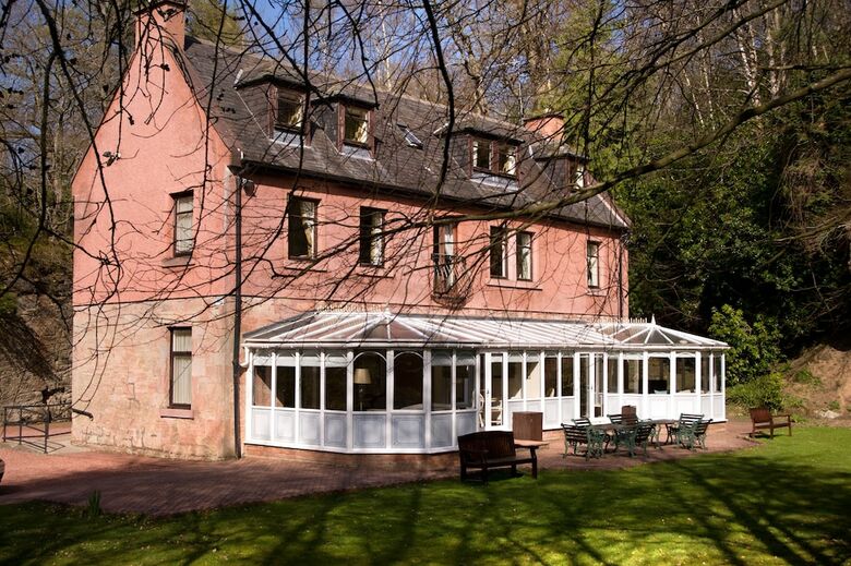 Hotel Dalhousie Castle