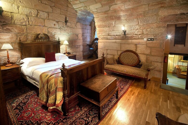 Hotel Dalhousie Castle