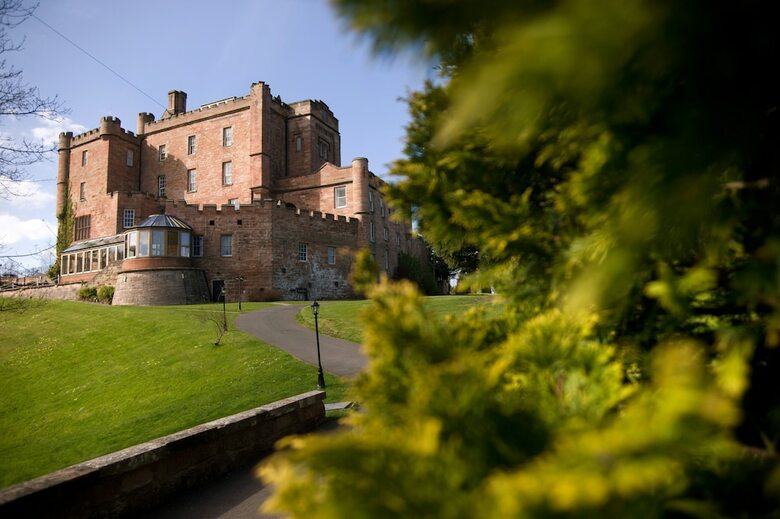 Hotel Dalhousie Castle