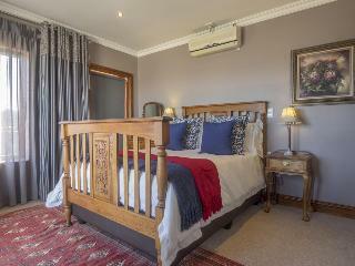 Madison Manor Boutique Hotel
