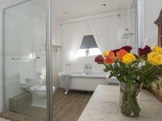 Madison Manor Boutique Hotel