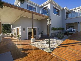 Madison Manor Boutique Hotel
