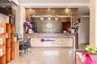 Hotel Reddoorz Plus @ My Dinh Song Da