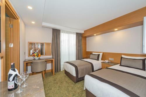 Apartamentos Bisetun Hotel