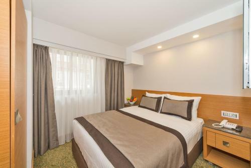 Apartamentos Bisetun Hotel
