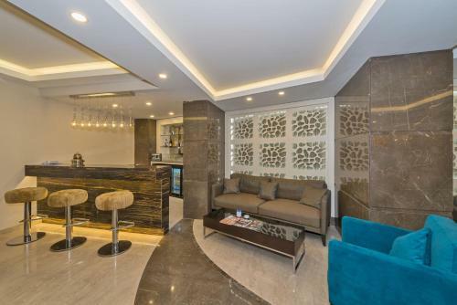 Apartamentos Bisetun Hotel