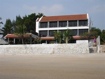 White Sand Beach Hotel