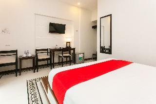 Hotel Oyo 724 Golden Palm Villa