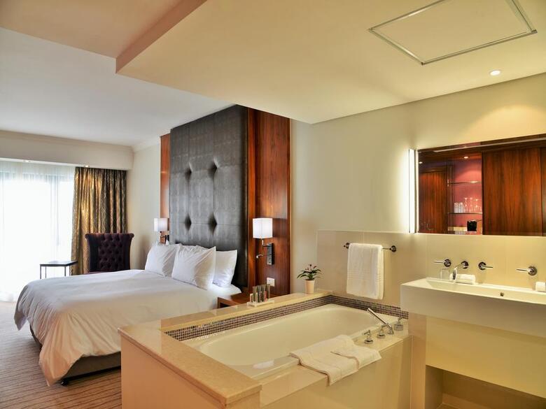 The Blaauberg Beach Hotel