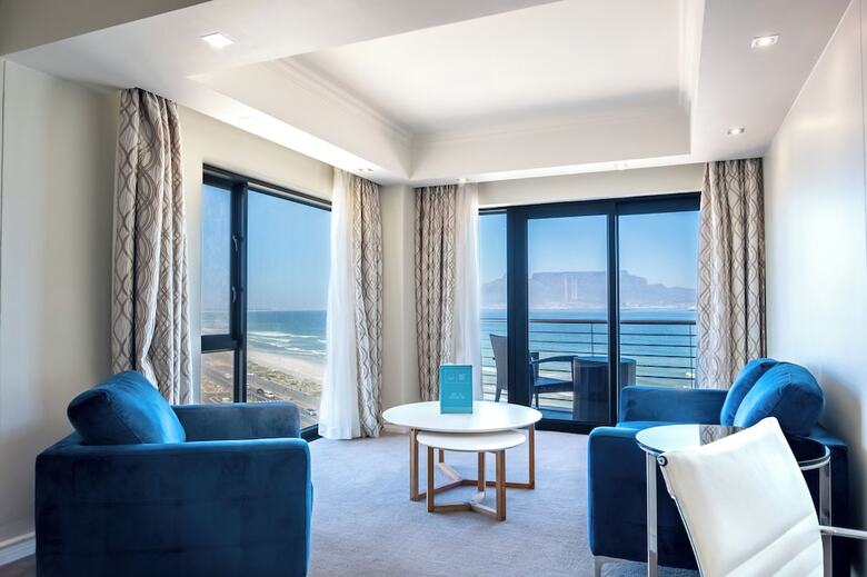 The Blaauberg Beach Hotel