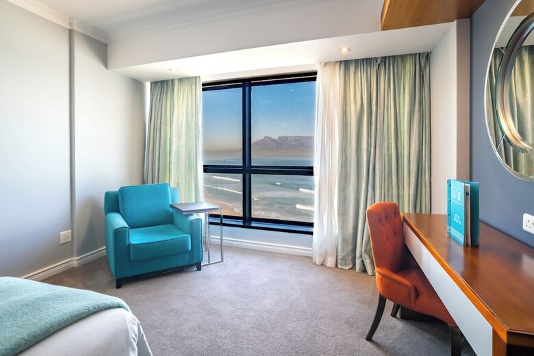 The Blaauberg Beach Hotel