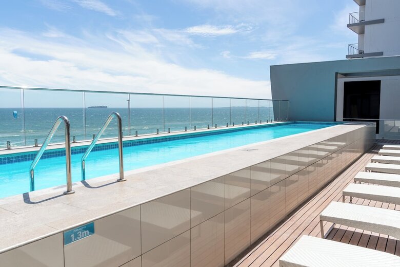 The Blaauberg Beach Hotel