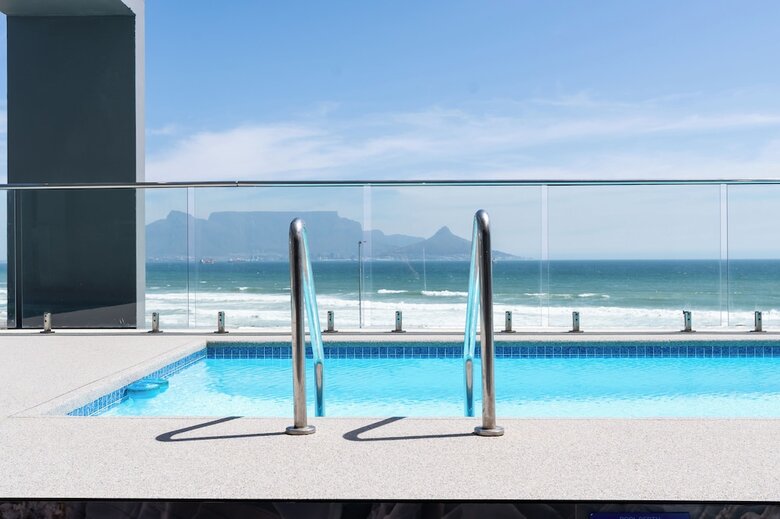 The Blaauberg Beach Hotel