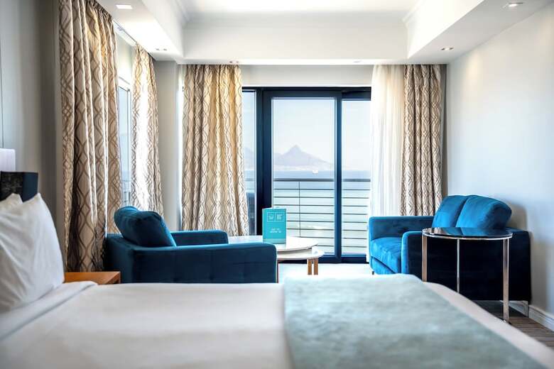 The Blaauberg Beach Hotel