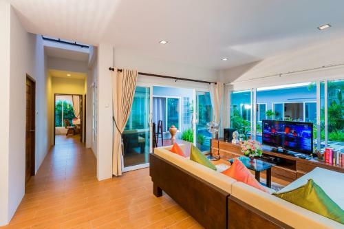 Villa Irawan House