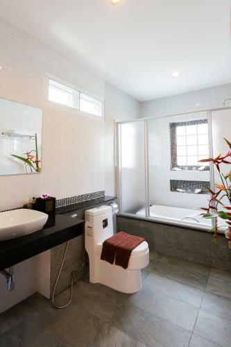 Villa Irawan House