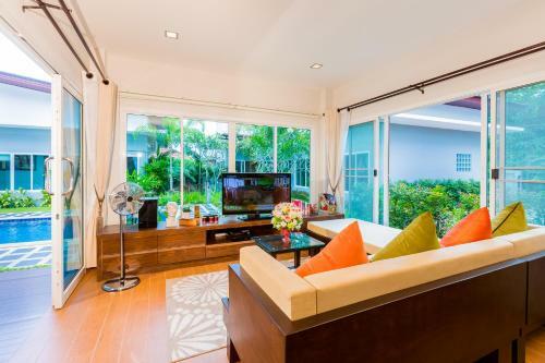 Villa Irawan House