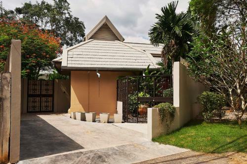 Baan Manuchang Villa