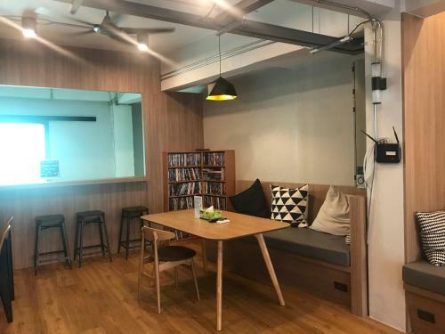 Hostal Baan Taveesri