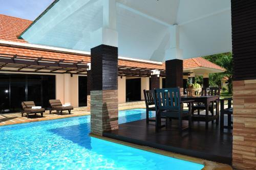 Baan Santi Villa