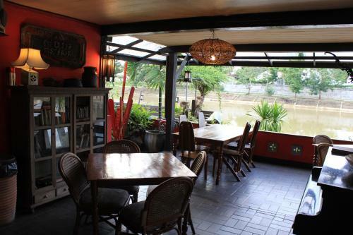 Posada The Riverside Guest House