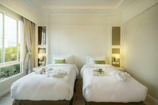 Siam Tharadol Hotel