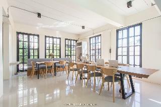 Albergue Arch39 Minimal Art & Craft Hotel