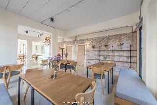 Albergue Arch39 Minimal Art & Craft Hotel