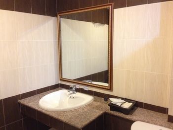 Rayong Lanna Hotel