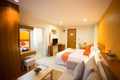 Crystal Jade Hotel And Service Apartment
