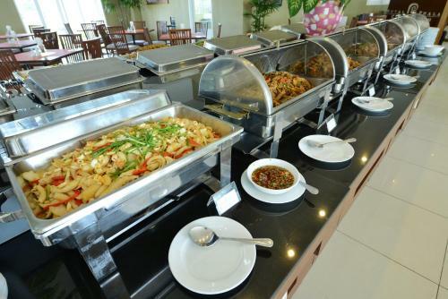 Hotel Royal Phala Cliff Beach Resort & Spa