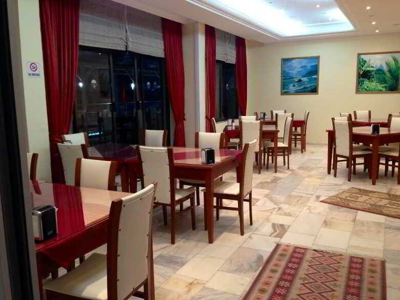 First Class Hotel