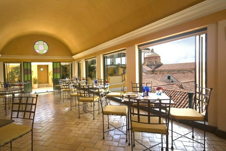 Hotel De La Opera