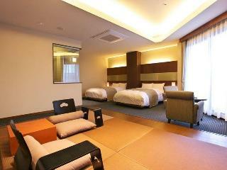Ryotei Matsuya Honkan Suizenji Ryokan