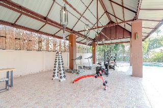 Hotel Oyo 557 Tong House Resort