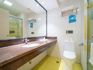 Hotel 7 Days Premiuma Xiamen Airport