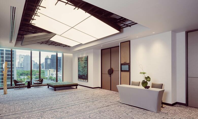 Kimpton Maa-lai Hotel Bangkok
