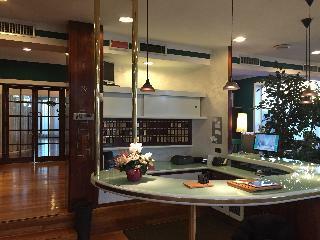 Business Hotel