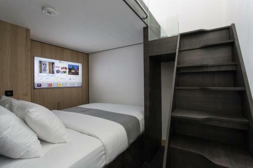 The Z Hotel City