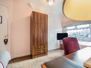 Oyo The Lemonfield Hotel