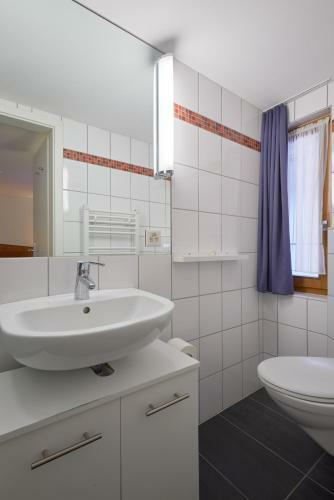 Hotel Hine Adon