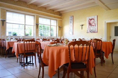 Posada Auberge De Vers Chez Perrin