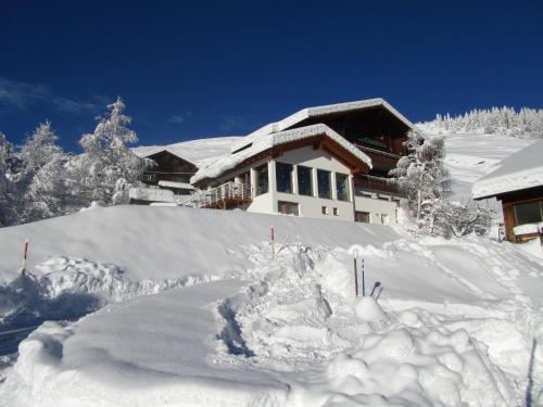 Hotel Cuntera