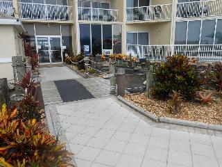 Hotel Ocean East Resort Club