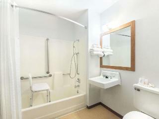 Hotel Super 8 By Wyndham Milbank Sd