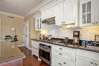 Hotel Beach Village At The Del, Curio Collection