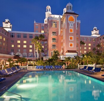 Hotel Don Cesar Beach Resort