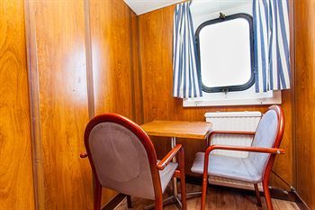 �nedin Hostel